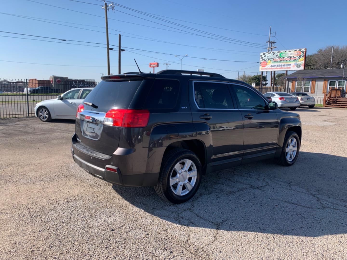 2013 Gray /gray GMC Terrain (2GKALUEK7D6) with an SLT 2WD 4 Cylinders K 2.4L FI FFV DOHC 145 CID engine, AUTOMATIC transmission, located at 1830 North Belt Line Road, Irving, TX, 75061, (469) 524-0199, 32.834373, -96.993584 - Photo#5